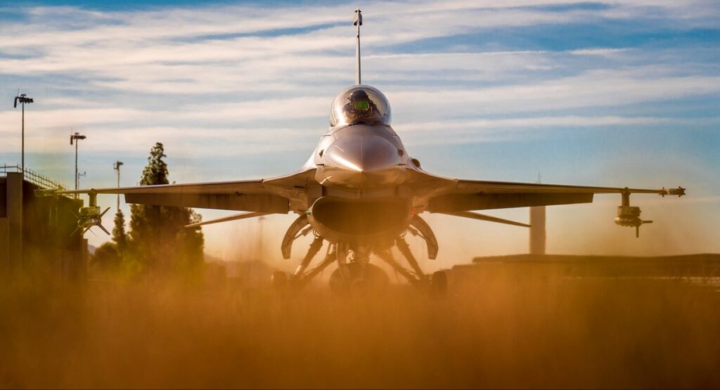 Росія знову погрожує країнам Заходу після заяви про літаки F-16 для України: що сталося