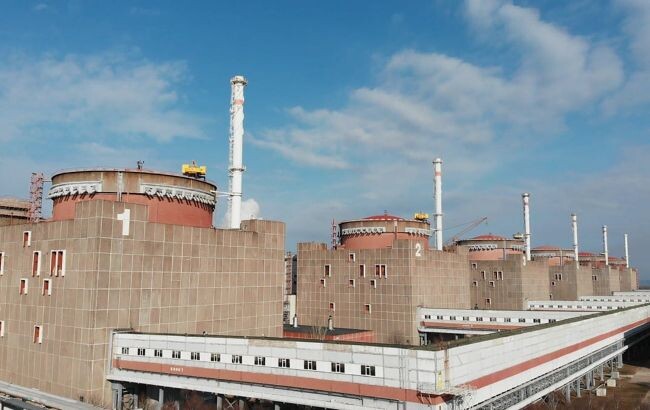 Росіяни розмістили військову техніку, зброю та вибухівку у турбінному відділенні енергоблоку №4 Запорізької АЕС