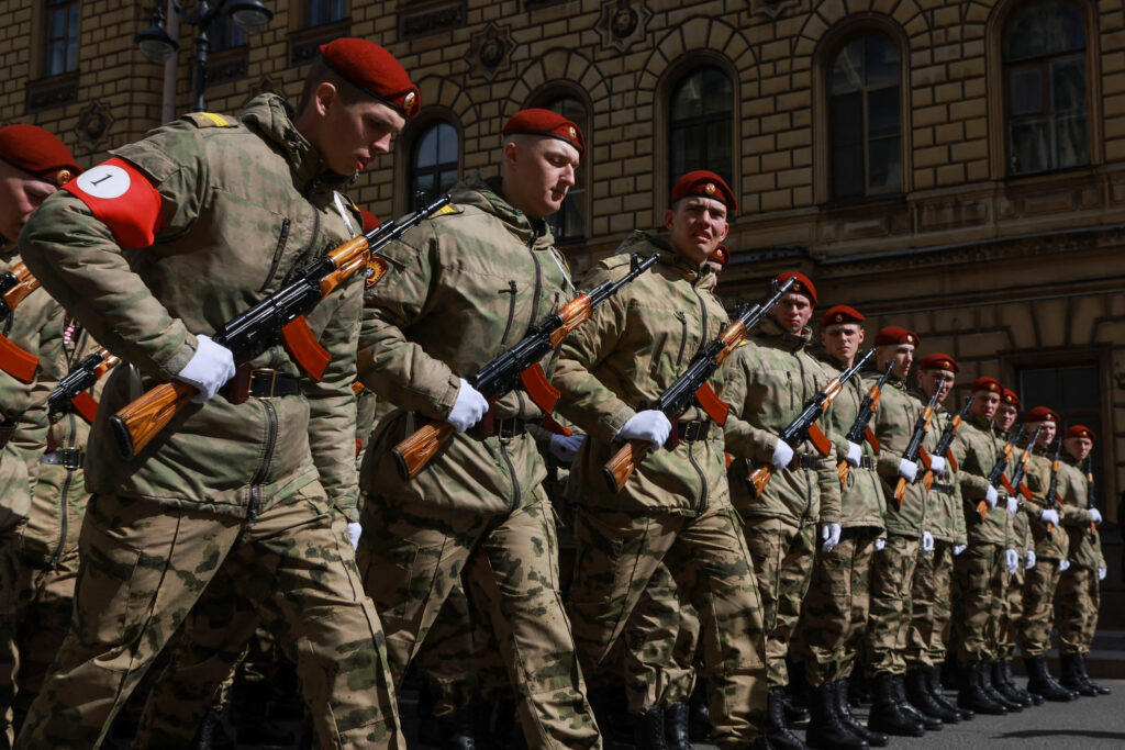 Кремль хоче надати “Росгвардії” важку зброю: у британській розвідці назвали причину