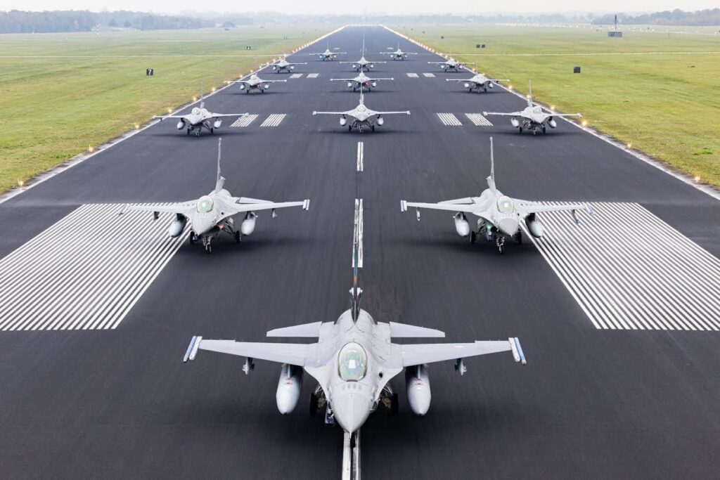 Україна вимагає пришвидшити навчання пілотів F-16 – ЗМІ