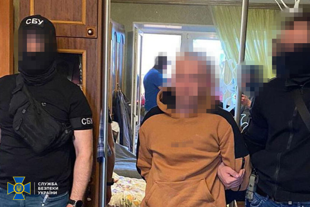 Шпигував за підрозділами ЗСУ на півдні України: СБУ затримала ворожого інформатора на Миколаївщині