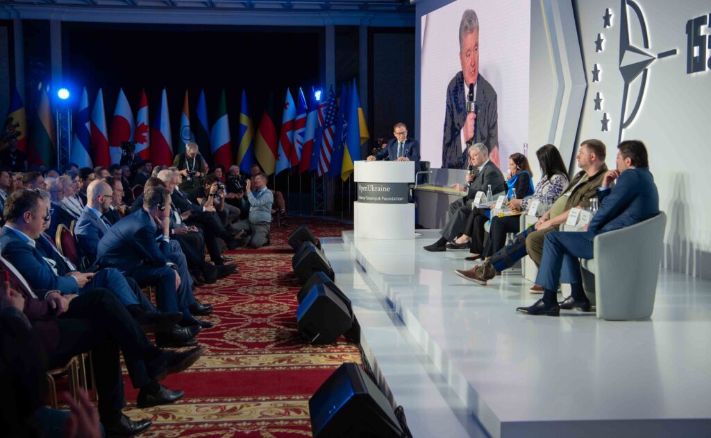 Тема єдності сьогодні є пріоритетом – Порошенко на Київському Безпековому Форумі