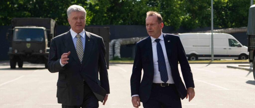 Порошенко обговорив з екс-прем’єром Австралії Тоні Ебботтом трибунал для путіна і його посіпак