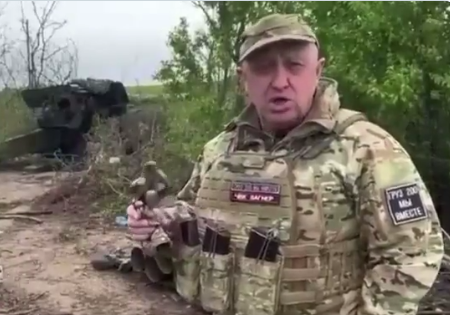 «Как выиграть войну, если окажется, что дедушка — законченный м*дак?»: Пригожин о Путине и неудачах РФ на поле боя