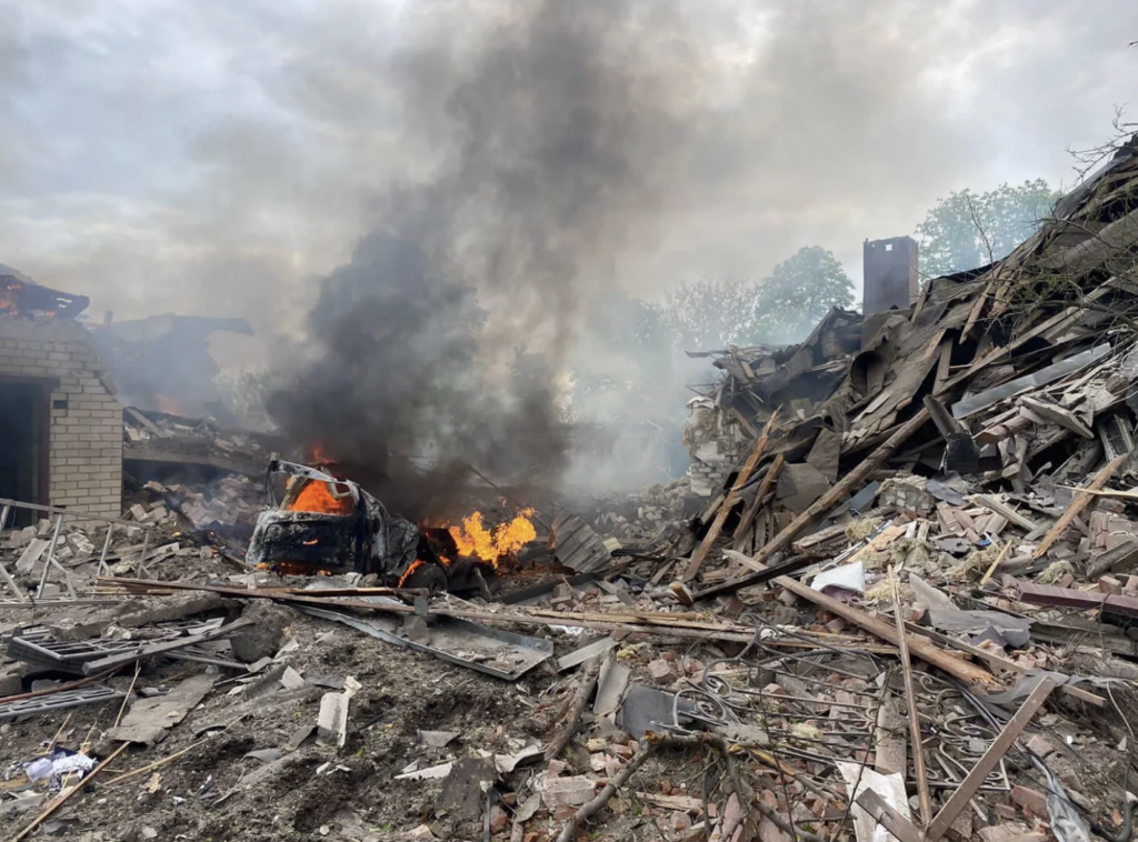 Окупанти вдарили ракетами С-300 по Слов’янську, поранено жінку