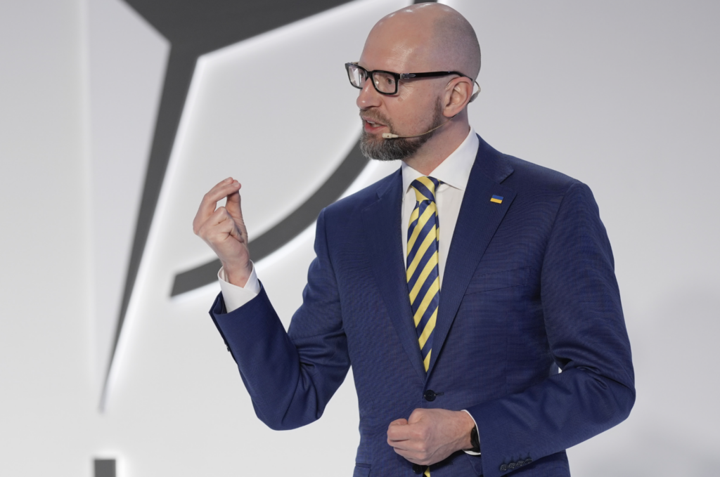 Настав час ухвалювати чіткі рішення, за які Україна заплатила неймовірну ціну – Яценюк про саміт НАТО