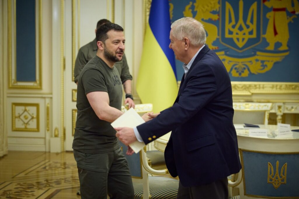 Американський сенатор назвав вбивства росіян найкращою тратою грошей США: з’явилась реакція РФ