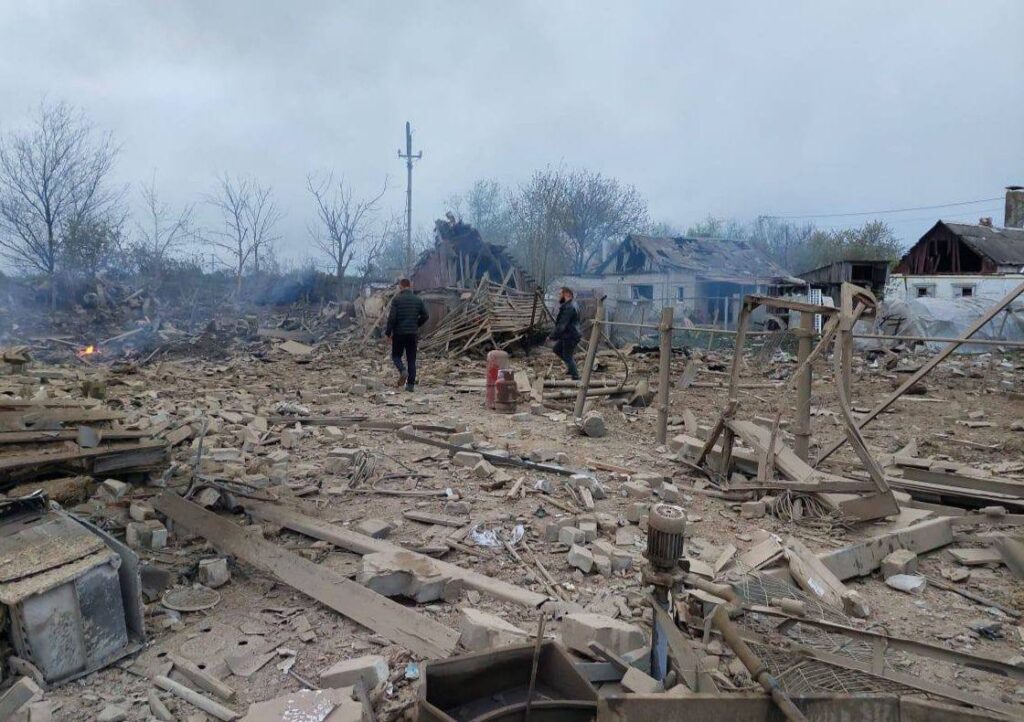 Росіяни атакували Дніпропетровщину: є руйнування, 25 людей постраждало, серед них троє дітей