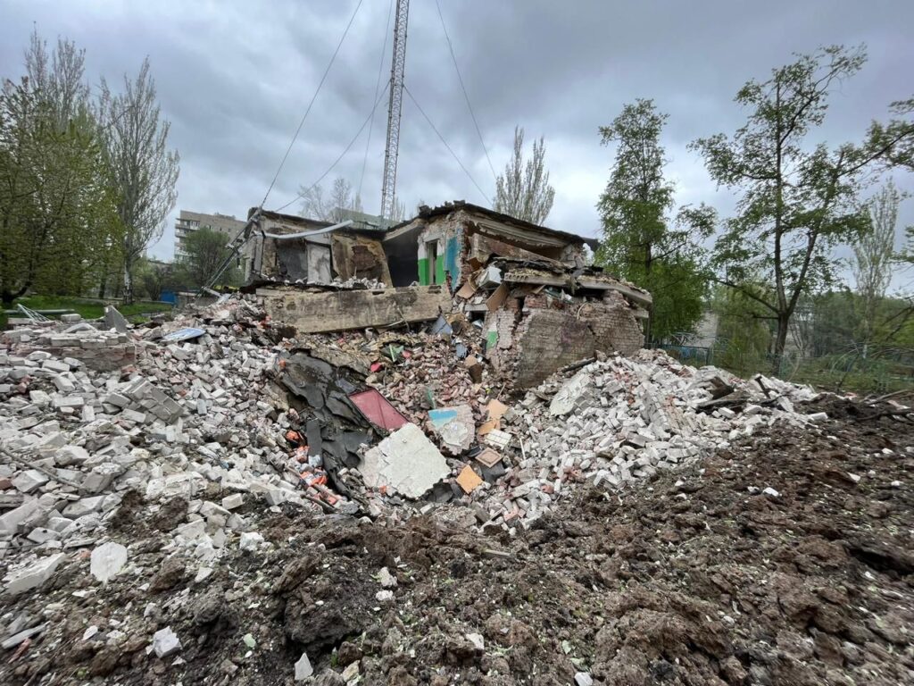 Росіяни сім разів обстріляли Авдіївку