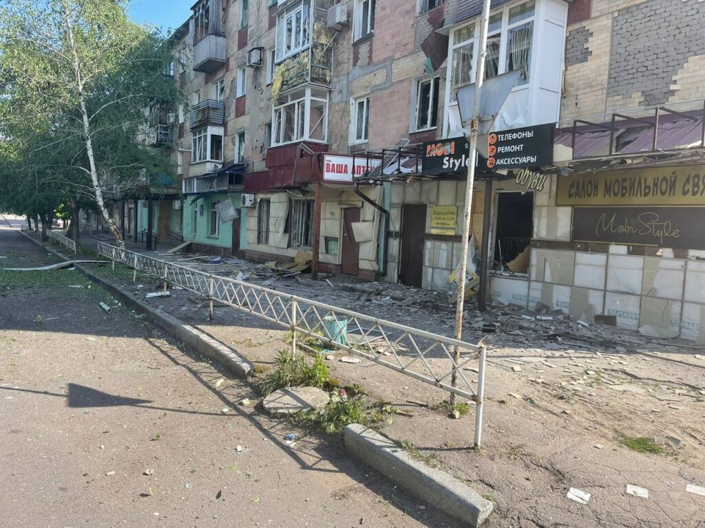 Росіяни вдарили з “Градів” по Торецьку на Донеччині, серед постраждалих дитина – ОВА