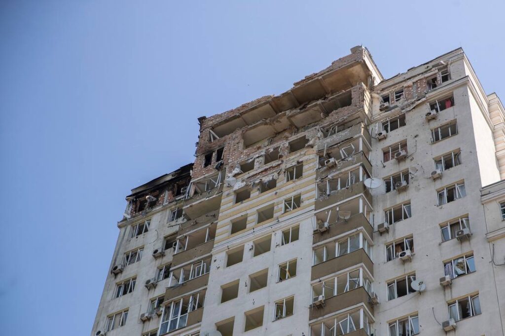 Нічна російська атака: у Києві зросла кількість постраждалих