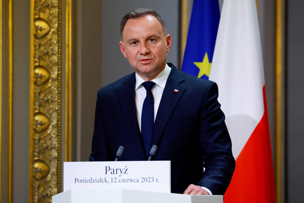 У Польщі назвали умову постачання зброї Україні