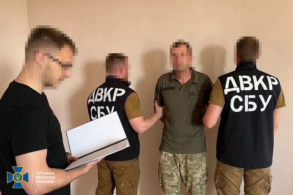 Зливав дані про позиції сил оборони та переміщення техніки: СБУ викрила “крота” у лавах ЗСУ на Житомирщині