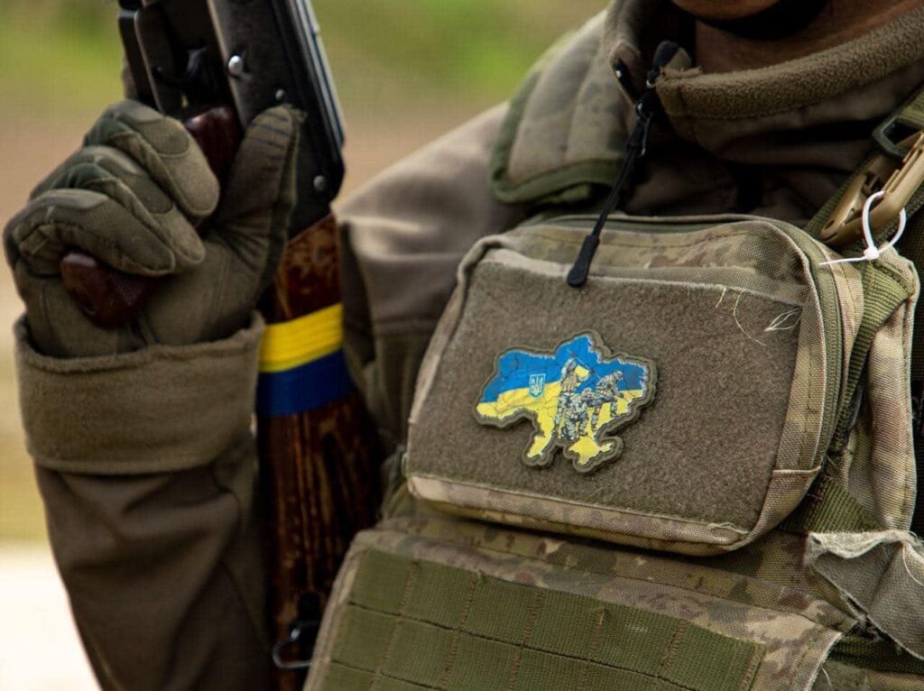 Наслідки не забарились, і це лише початок: як влада культивує зневагу до військових