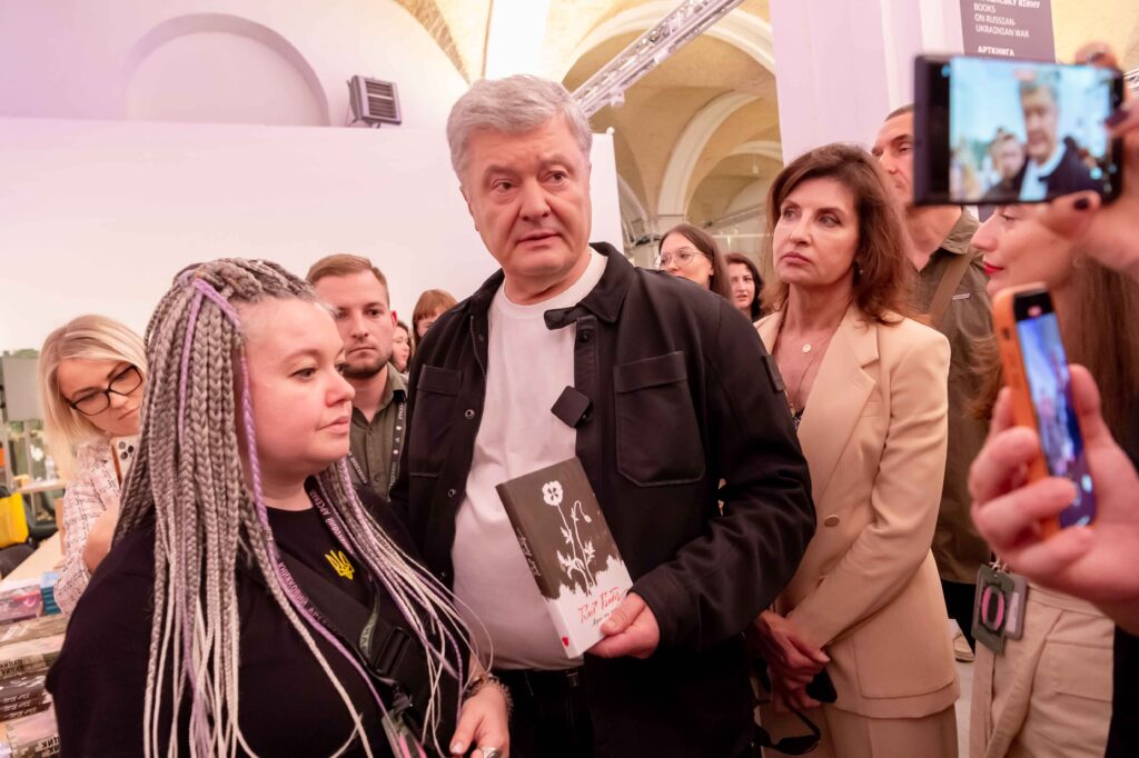 Дуже тебе бракує, друже: Порошенко поділився спогади про поета і воїна Гліба Бабіча