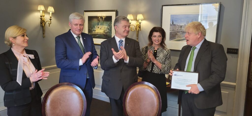 Порошенко привітав Джонсона з днем народження і подякував за лідерство та підтримку України