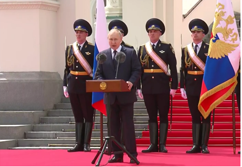 Путін під час виступу перед військовими фактично визнав, що Росія перебуває за крок до смути та громадянської війни