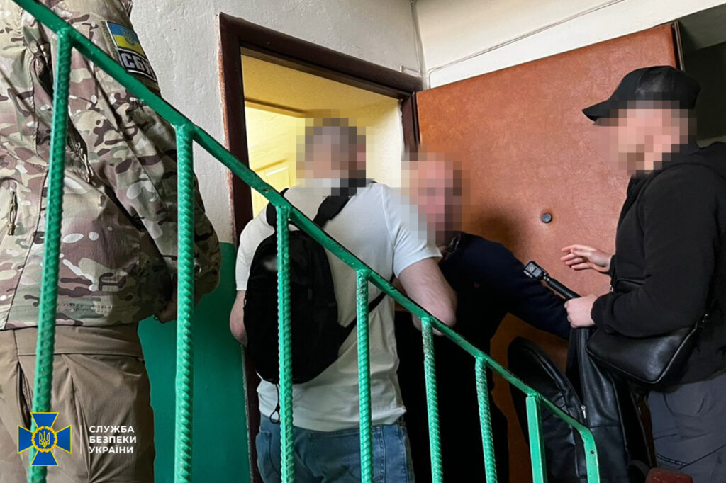 Виправдовували агресію РФ та розповсюджували фейки про ЗСУ: СБУ затримала агітаторів РФ у п’яти областях України