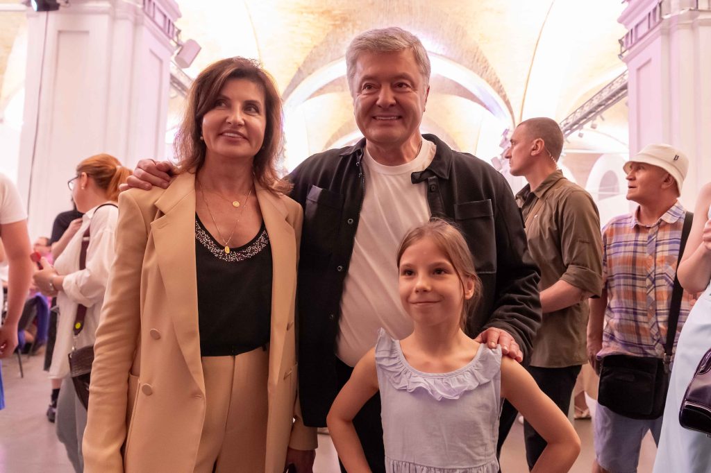 Ми побачичили тут віру в нашу Перемогу: Петро та Марина Порошенки відвідали “Книжковий Арсенал”