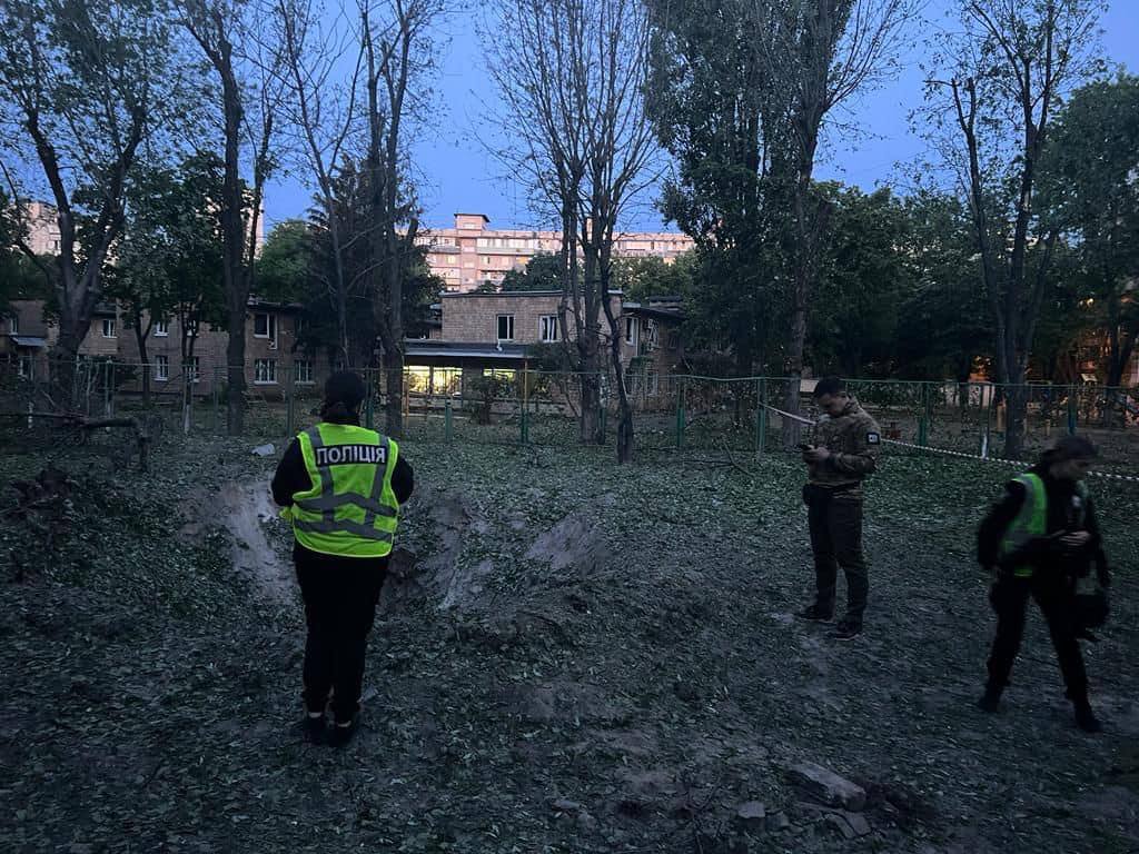 Нічний обстріл Києва: у Нацполіції уточнили що загинула дев’ятирічна дівчинка, її мама та ще одна жінка