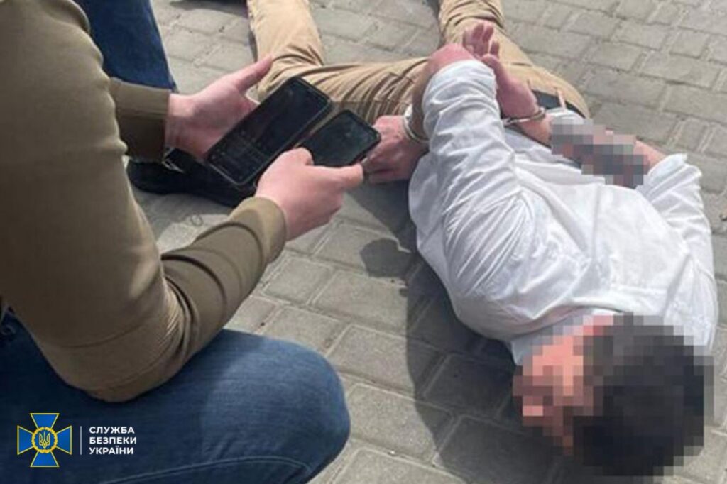 СБУ затримала агентів ФСБ, які шпигували за критично важливими об’єктами у трьох областях України