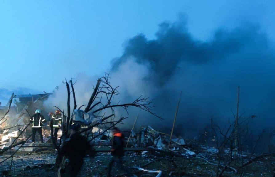 Ракетний обстріл Дніпра: троє дітей перебувають у важкому стані
