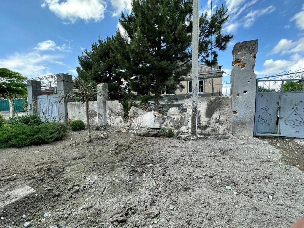 Армия РФ обстреляла Белозерку в Херсонской области: оккупанты попали во двор церкви и убили священника