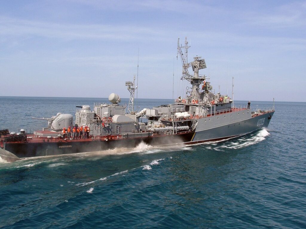 Війська РФ під час навчань розстріляли український корвет “Тернопіль”: хто був командиром судна, що зрадив присязі