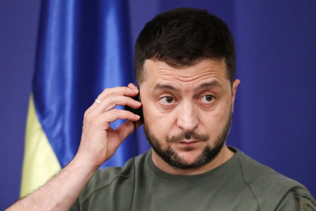 Представительские диваны, ковры и навигация: в президентском самолете Зеленского произвели ремонт и обновили развлекательную систему