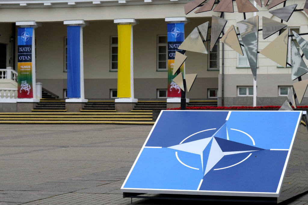 “Нам потрібно робити ще більше і ще швидше”: міністри оборони НАТО обговорять прогрес у допомозі Україні