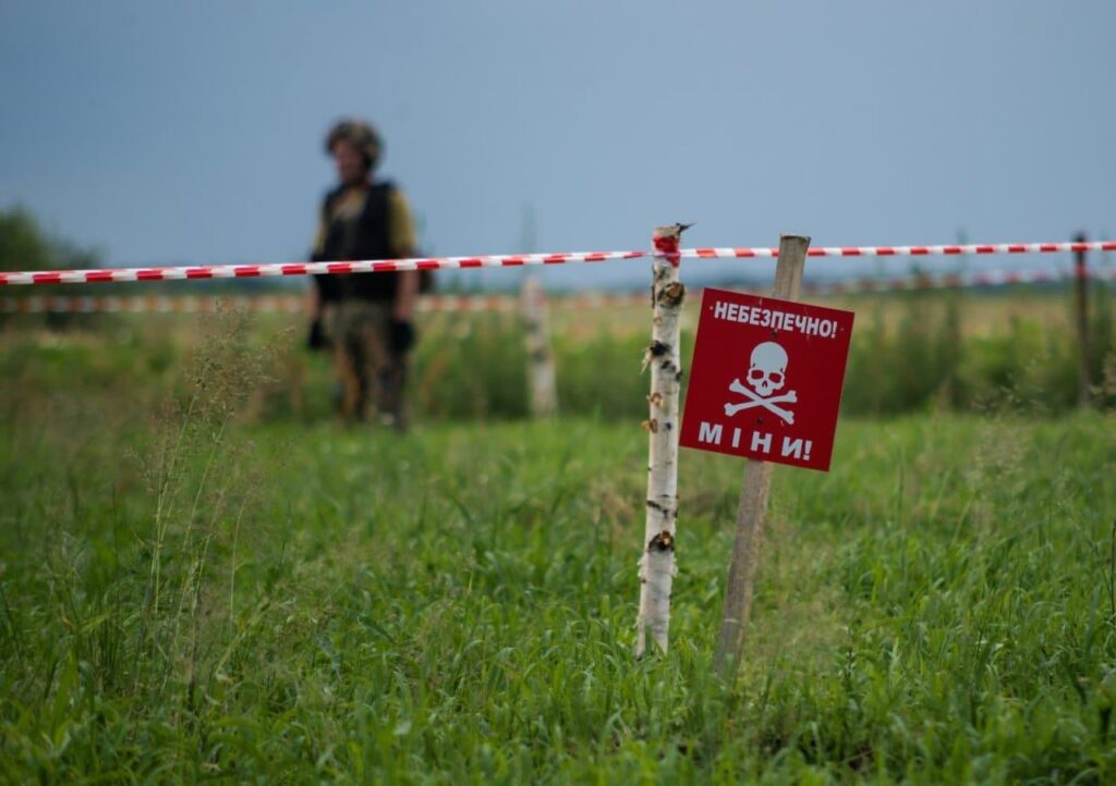 Russians remotely mine Ukrainian territory: a pensioner couple was blown up in Sumy region