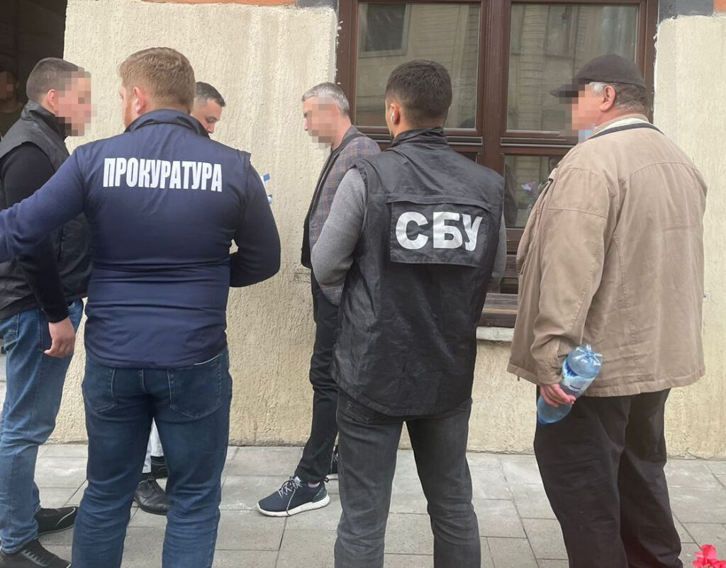 Львівського чиновника впіймали на хабарі