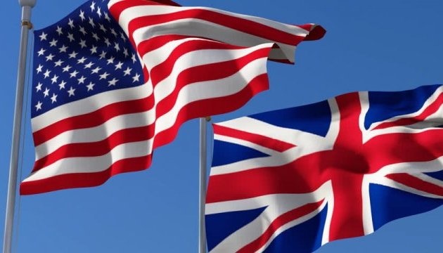 Україна ще 2001 року попереджала Велику Британію та США про “занадто рожеве” ставлення до Путіна – The Guardian