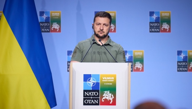 Зеленський та президент Європейської ради Шарль Мішель обговорили майбутній початок перемовин про вступ України до ЄС