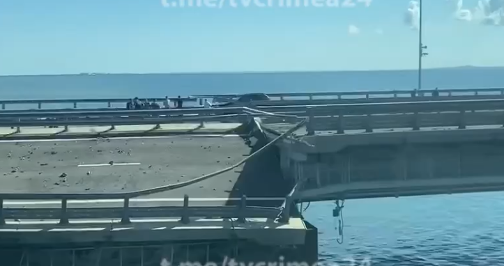 У Кремлі визнали, що один проліт Кримського мосту доведеться демонтувати, а відновити повноцінний рух зможуть не раніше листопада