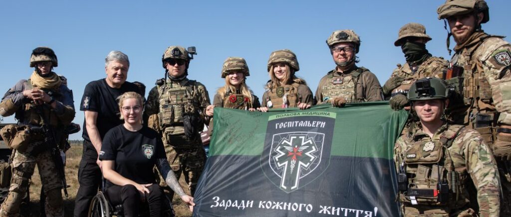 Порошенко привітав Яну Зінкевич, батальйон “Госпітальєри” та всіх медиків із професійним святом: ваш внесок у нашу перемогу безцінний