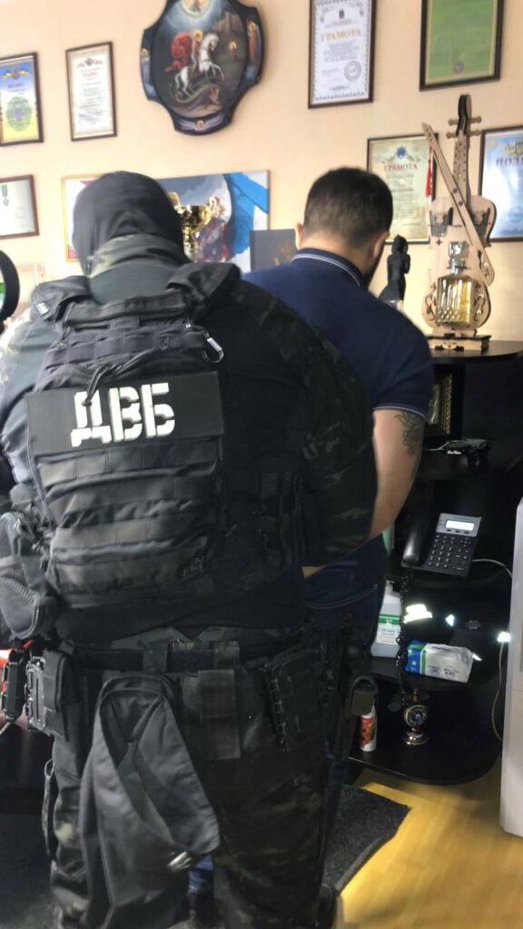 “Кришували” злочинців: у Дніпрі повідомили про підозру керівнику підрозділу поліції та трьом його колегам