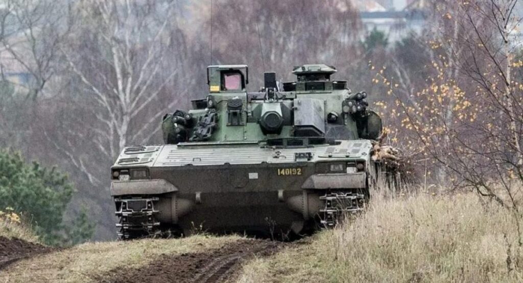 Украина совместно со Швецией будут производить БМП CV-90 и уже проводят учения на истребителях Gripen: что это за вооружение