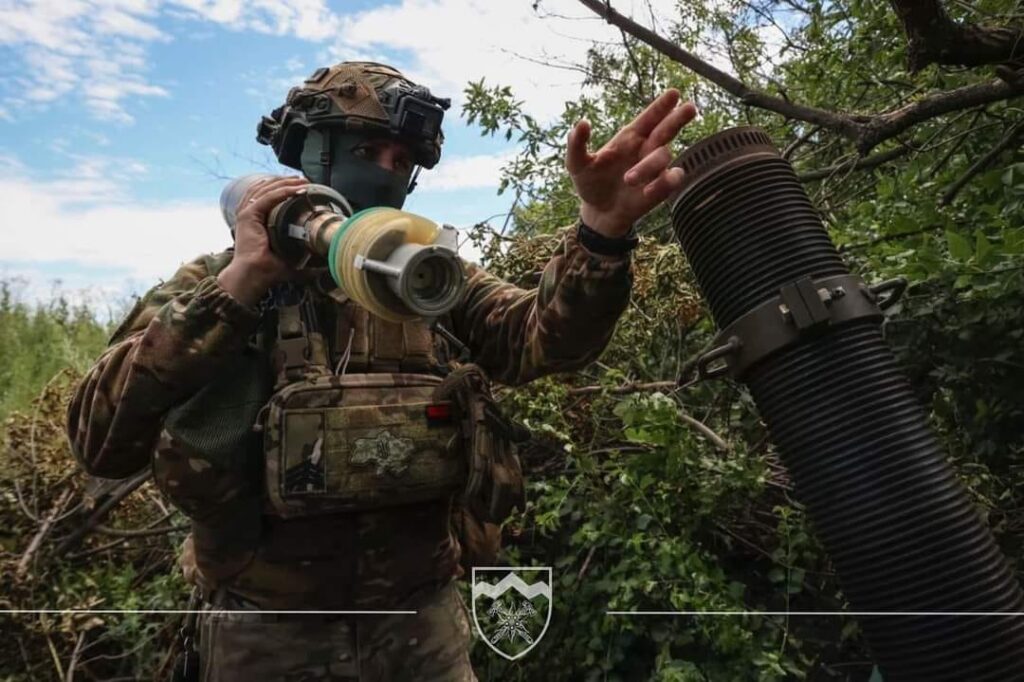 30 бойових зіткнень за добу: Україна тисне на півдні, війська РФ атакували на чотирьох напрямках – Генштаб