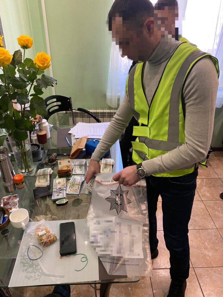 Изготовляли фальшивые справки для уклонистов: в Киеве разоблачили коррупционную схему в Подольском ТЦК