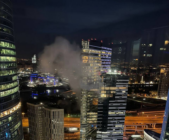 На Москву вночі налетіли безпілотники, один з них влучив у бізнес-центр