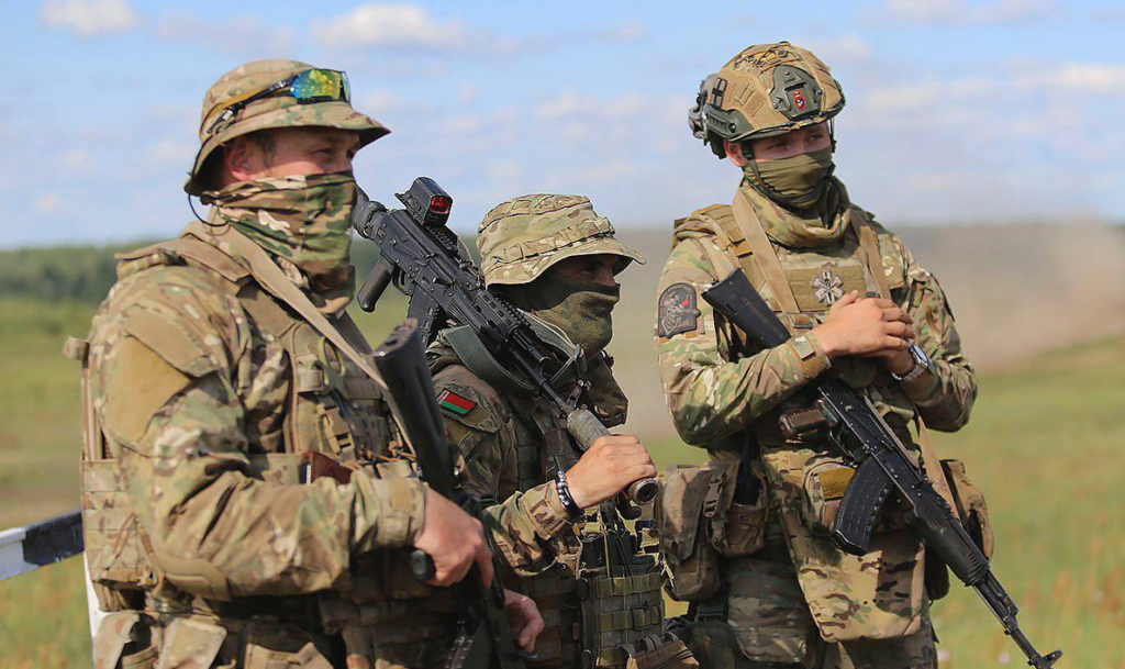 “Вагнерівці” у Білорусі будують новий табір на кордоні з Україною: у ЦНС назвали ключову мету