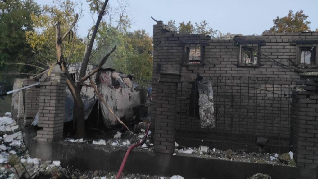 Окупанти обстріляли Запоріжжя та 21 населений пункт області: три людини загинуло, ще 13 поранено, серед них дитина