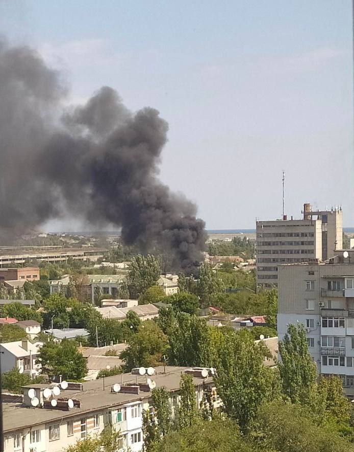 В захопленому Бердянську пролунали вибухи на підприємстві, де росіяни розташовували свою техніку