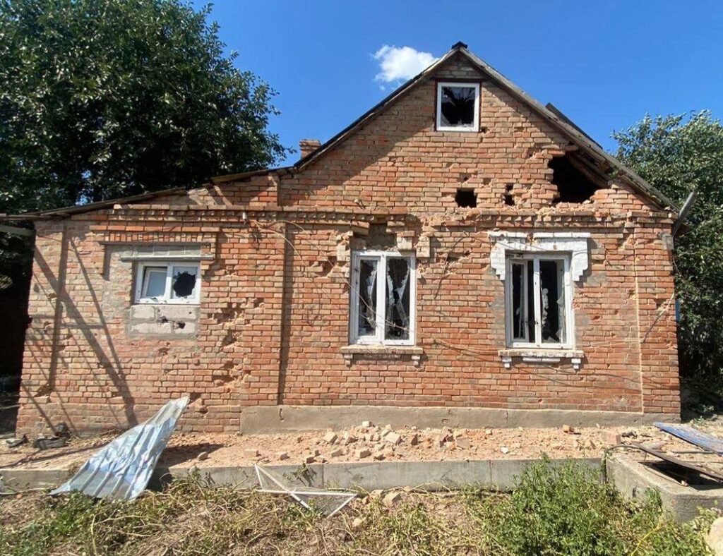 Россияне из тяжелой артиллерии обстреляли Никополь: погиб мужчина