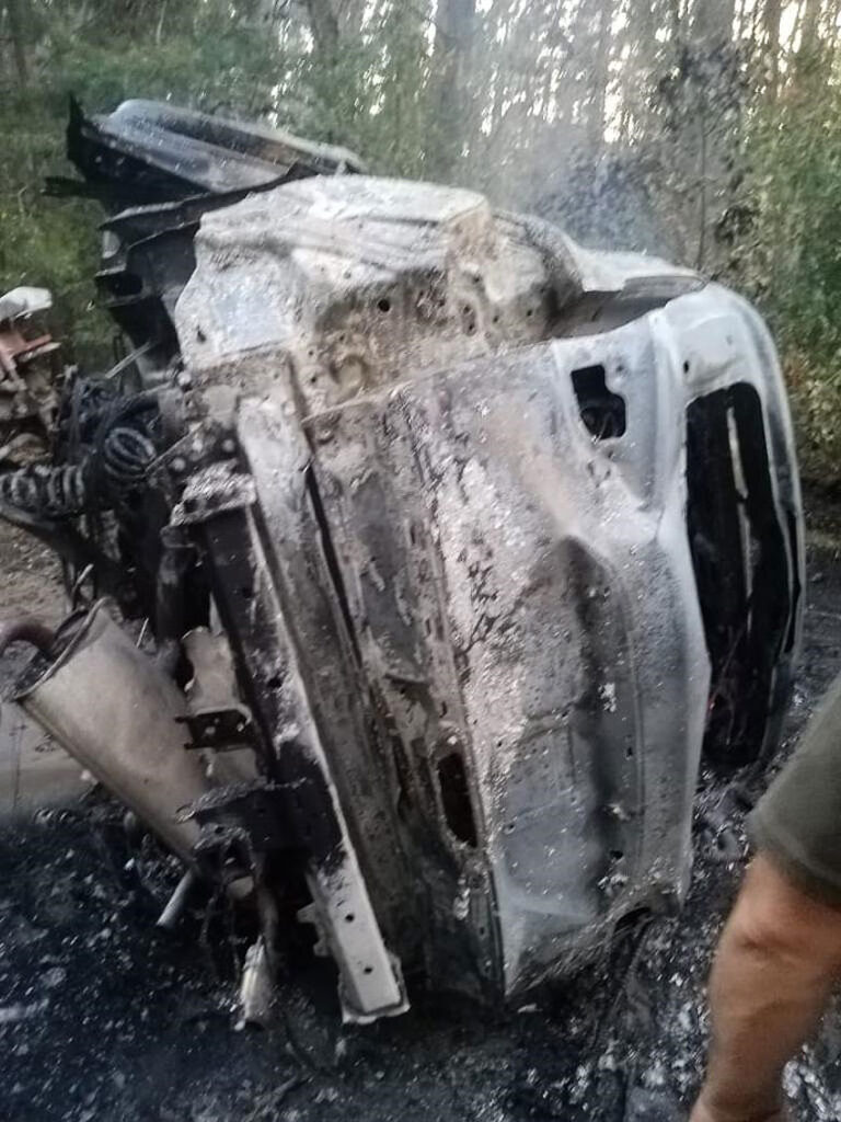 На Чернігівщині автівка підірвалася на міні: поліціянт та його пасажирка загинули, двоє малолітніх дітей отримали поранення