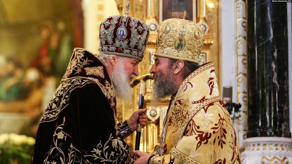 Удобный партнер: запрет Московской церкви в Украине блокирует Банковая