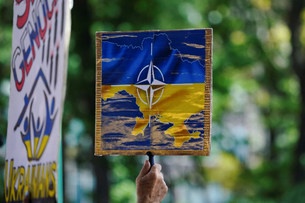 Зеленський очікує від Байдена запрошення України до НАТО до кінця 2024 року