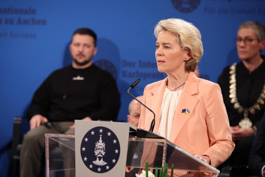 Єврокомісія готова розпочати “серйозні переговори” щодо вступу України до ЄС: у Bloomberg назвали строки