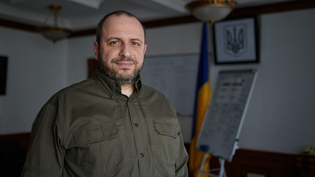 В Верховной Раде зарегистрировали постановление об увольнении министра обороны Умерова